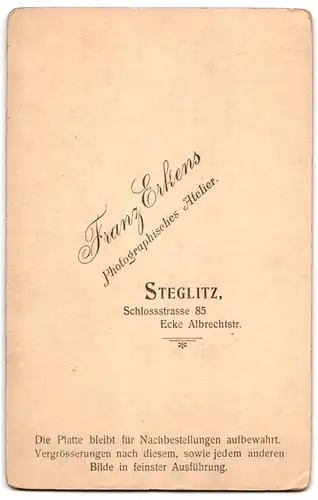 Fotografie Franz Erkens, Berlin, Schlossstrasse 85, Ehepaar mit ihren 3 Kindern, Mann mit Schnauzer