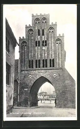 AK Wismar /Mecklburg, Blick zum Wassertor