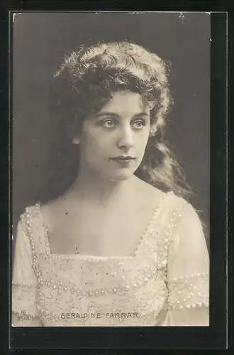 AK Opernsängerin Geraldine Farrar in Weiss