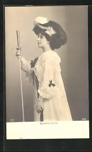 AK Opernsängerin Geraldine Farrar im Bühnenkostüm