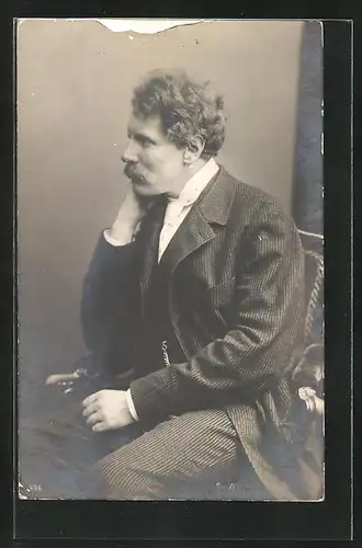 AK Opernsänger Dr. Ludwig Wüllner in Denkerpose