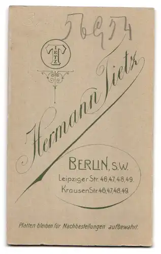 Fotografie Hermann Tietz, Berlin-SW, Leipziger Str. 46-49, Eleganter Herr mit Zwicker und Oberlippenbart