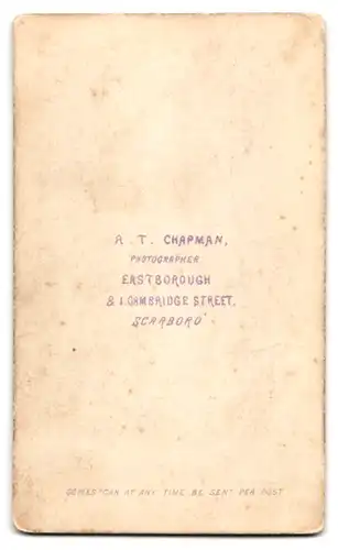 Fotografie A. T. Chapman, Scarboro, Charmanter Herr im Anzug mit Backenbart