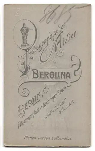 Fotografie Atelier Berolina, Berlin, Alexanderplatz, Junger Mann mit Oberlippenbart