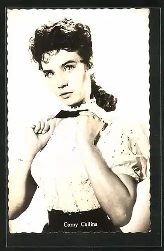 AK Schauspielerin Corny Collins mit Fliege