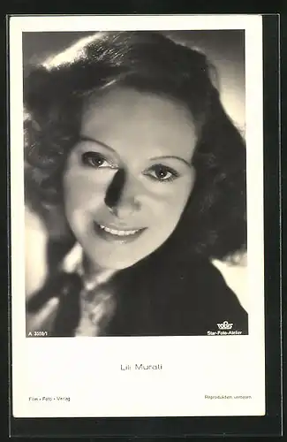 AK Schauspielerin Lili Murati mit lächelndem Gesicht