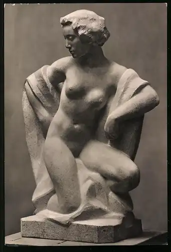 Fotografie Marmor-Statue Kniende von Georg Kolbe (zu einem Brunnen von Henry van de Velde)