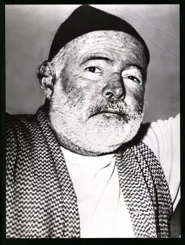 Fotografie Röhnert, Berlin, Portrait des Schriftsteller's Ernest Hemmingway