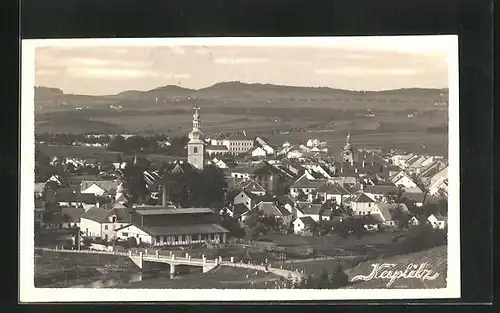 AK Kaplitz, Ortsansicht gegen Hügellandschaft