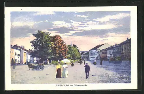 AK Friedberg im Böhmerwald, Passanten am Marktplatz