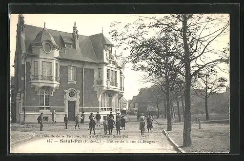 AK Saint-Pol, L`Entrée de la Rue de Fruges