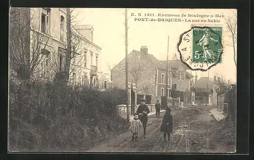 AK Pont-de-Briques, La Rue au Sable