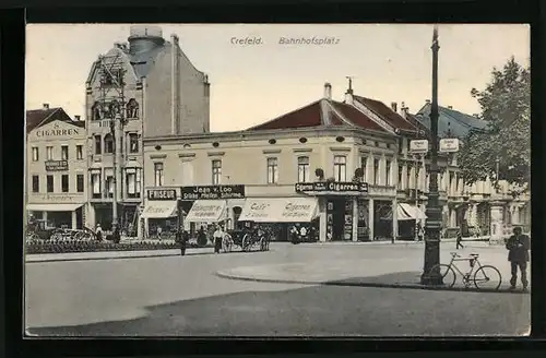 AK Crefeld, Strasseneck am Bahnhofsplatz mit Cafe J. Linden