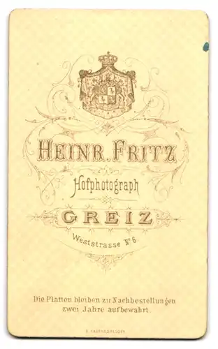 Fotografie H. Fritz, Greiz, Weststrasse 6, Hübsche Frau in schönem Kleid