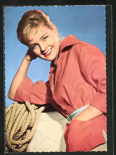 AK Schauspielerin Sabine Sinjen mit freundlichem Lächeln