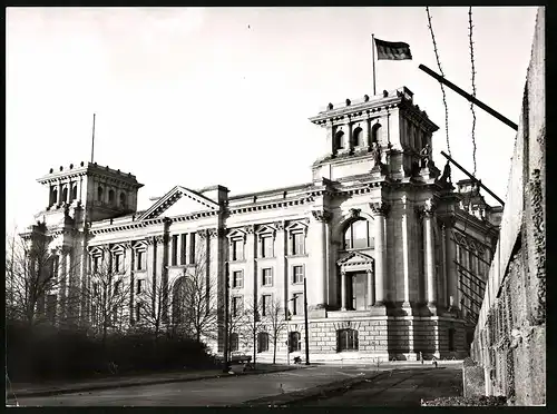 Archiv-Fotografie unbekannter Fotograf, Ansicht Berlin, Reichstag & 1. Variante der Berliner Mauer, Zonengrenze