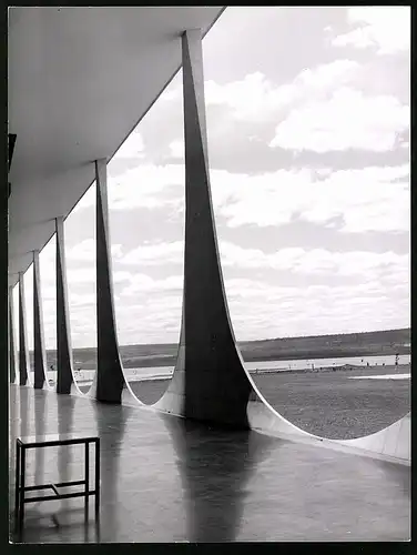 5 Fotografien Lothar Winkler, Berlin, Ansicht Brasilia, Capela do Palacio Alvorada, Entwurf: Architekt Oscar Niemeyer