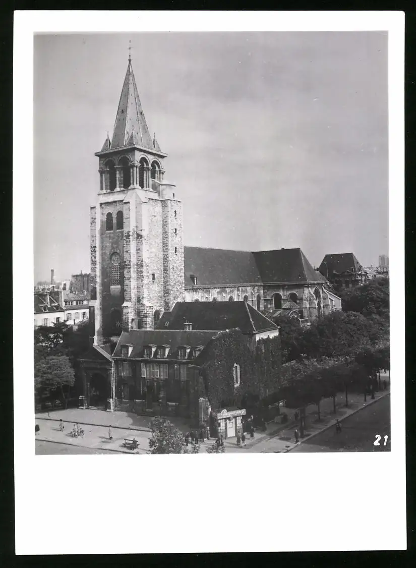 33 Fotografien unbekannter Fotograf, Ansicht Paris, Strassen-Café, Strassenkünstler Gewichtheber, Marktszene, Bahnhof Nord 11