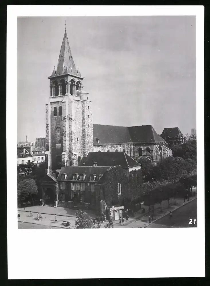 33 Fotografien unbekannter Fotograf, Ansicht Paris, Strassen-Café, Strassenkünstler Gewichtheber, Marktszene, Bahnhof Nord 11