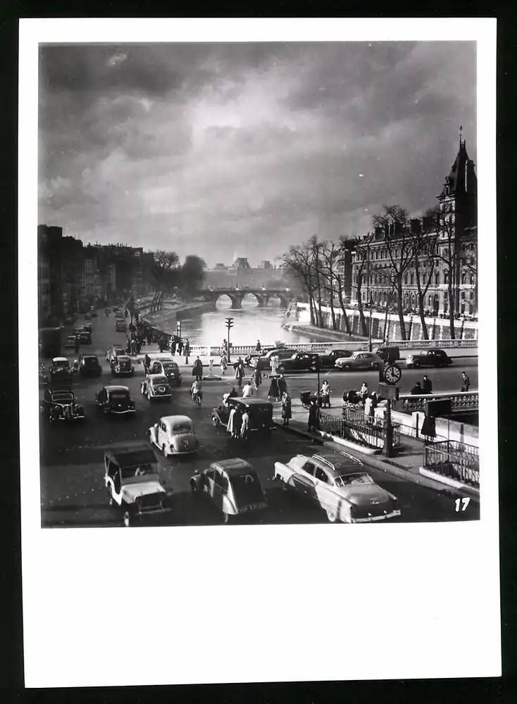 33 Fotografien unbekannter Fotograf, Ansicht Paris, Strassen-Café, Strassenkünstler Gewichtheber, Marktszene, Bahnhof Nord 14