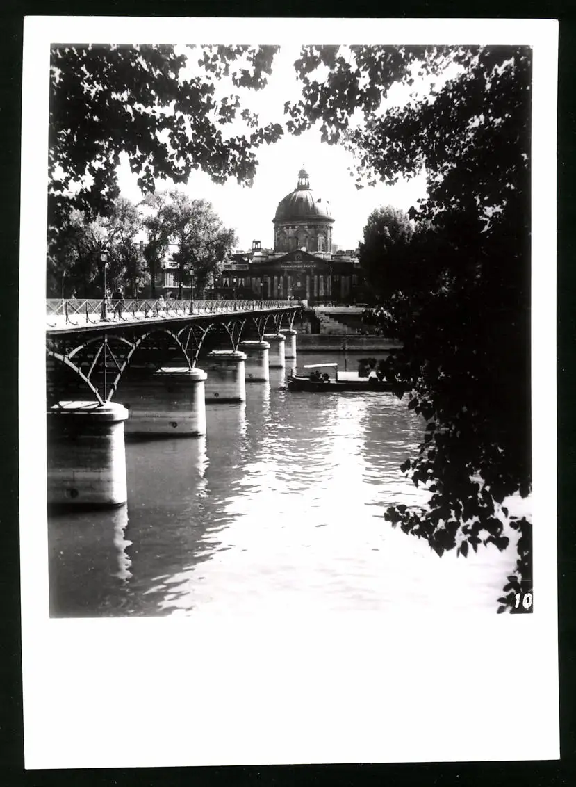 33 Fotografien unbekannter Fotograf, Ansicht Paris, Strassen-Café, Strassenkünstler Gewichtheber, Marktszene, Bahnhof Nord 16