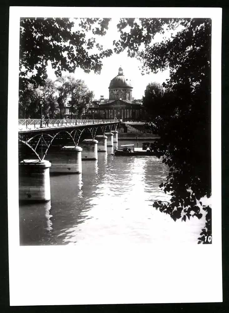 33 Fotografien unbekannter Fotograf, Ansicht Paris, Strassen-Café, Strassenkünstler Gewichtheber, Marktszene, Bahnhof Nord 16