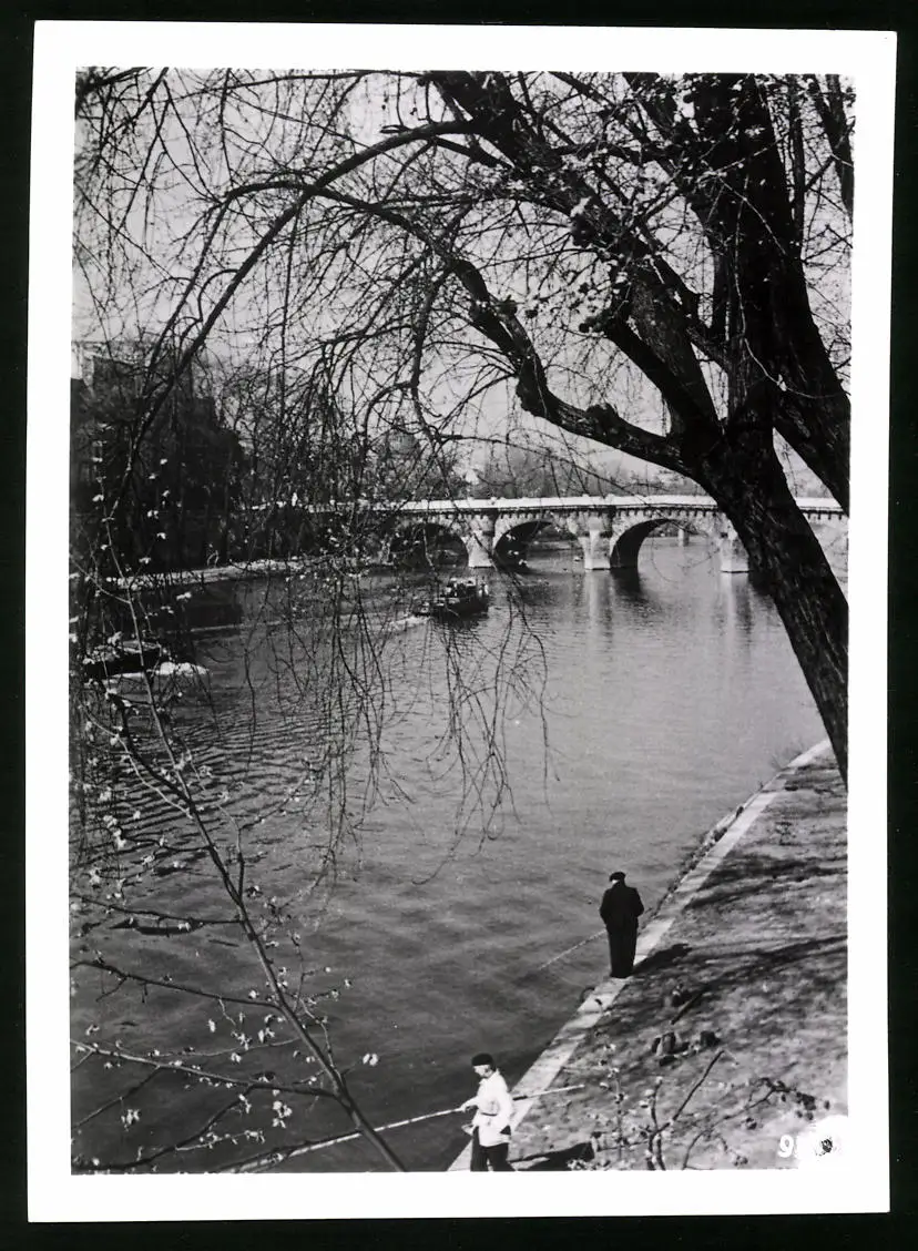 33 Fotografien unbekannter Fotograf, Ansicht Paris, Strassen-Café, Strassenkünstler Gewichtheber, Marktszene, Bahnhof Nord 17