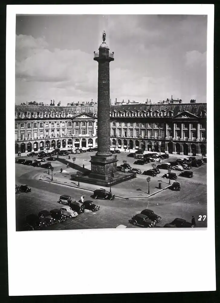 33 Fotografien unbekannter Fotograf, Ansicht Paris, Strassen-Café, Strassenkünstler Gewichtheber, Marktszene, Bahnhof Nord 21