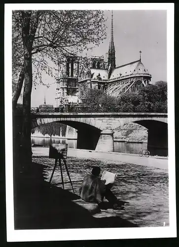 33 Fotografien unbekannter Fotograf, Ansicht Paris, Strassen-Café, Strassenkünstler Gewichtheber, Marktszene, Bahnhof Nord