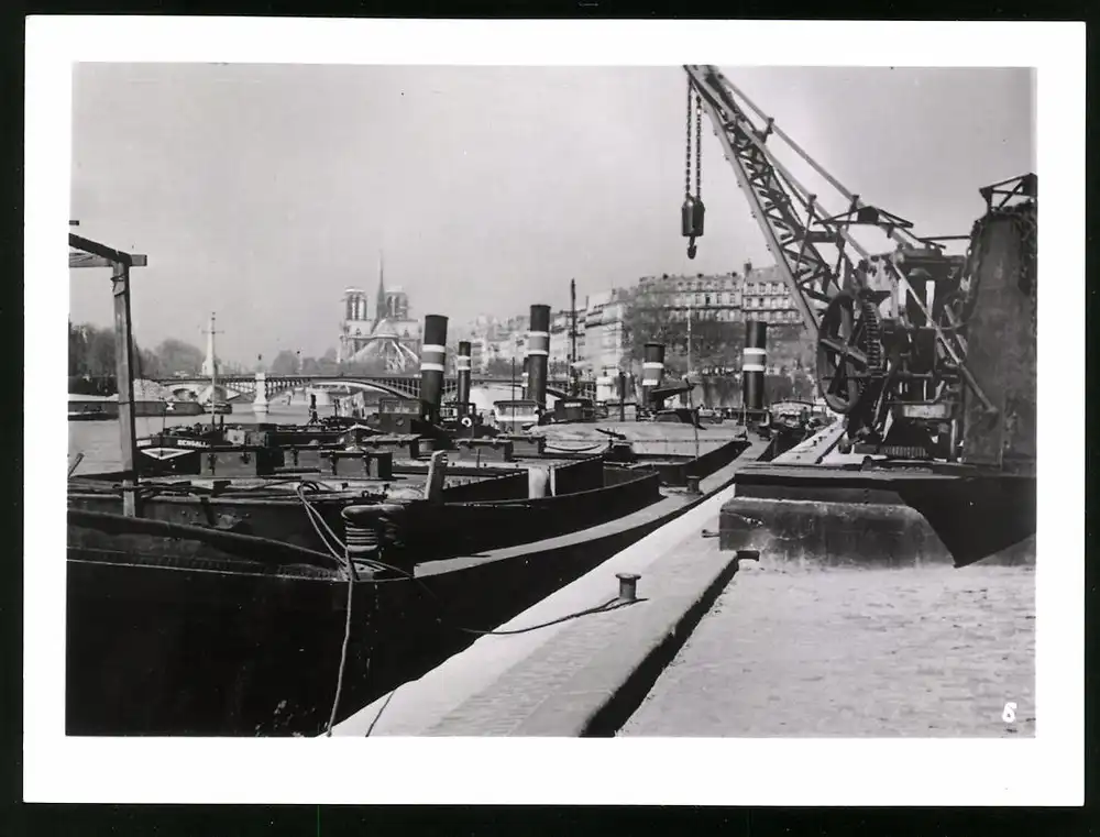 33 Fotografien unbekannter Fotograf, Ansicht Paris, Strassen-Café, Strassenkünstler Gewichtheber, Marktszene, Bahnhof Nord 25