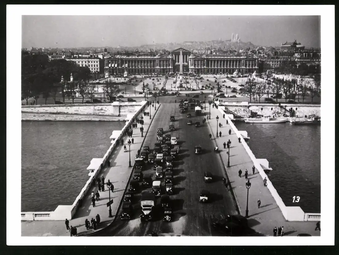 33 Fotografien unbekannter Fotograf, Ansicht Paris, Strassen-Café, Strassenkünstler Gewichtheber, Marktszene, Bahnhof Nord 27