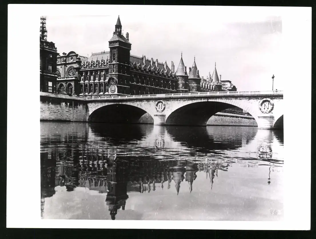 33 Fotografien unbekannter Fotograf, Ansicht Paris, Strassen-Café, Strassenkünstler Gewichtheber, Marktszene, Bahnhof Nord 30
