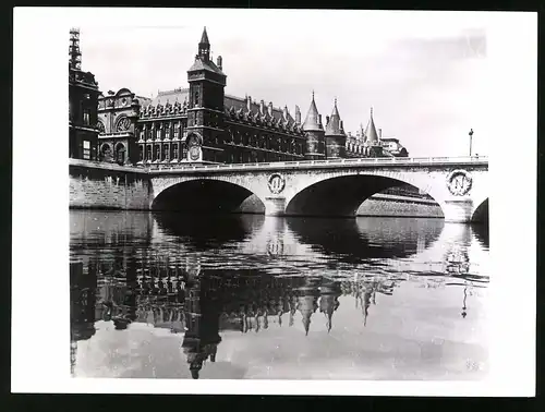 33 Fotografien unbekannter Fotograf, Ansicht Paris, Strassen-Café, Strassenkünstler Gewichtheber, Marktszene, Bahnhof Nord