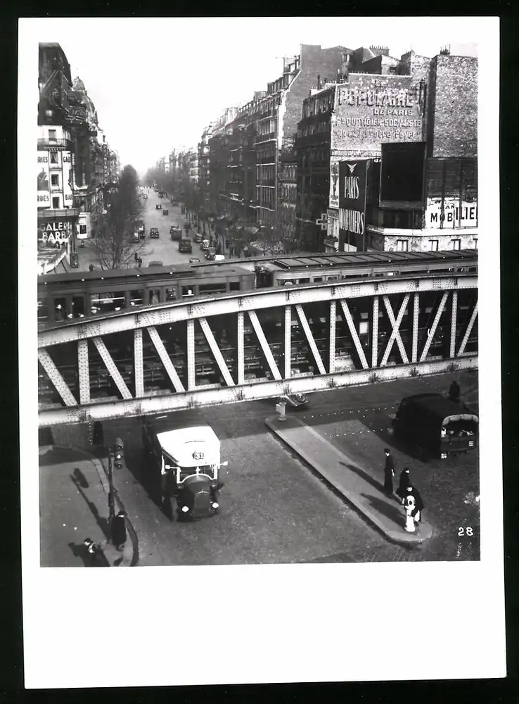 33 Fotografien unbekannter Fotograf, Ansicht Paris, Strassen-Café, Strassenkünstler Gewichtheber, Marktszene, Bahnhof Nord 5