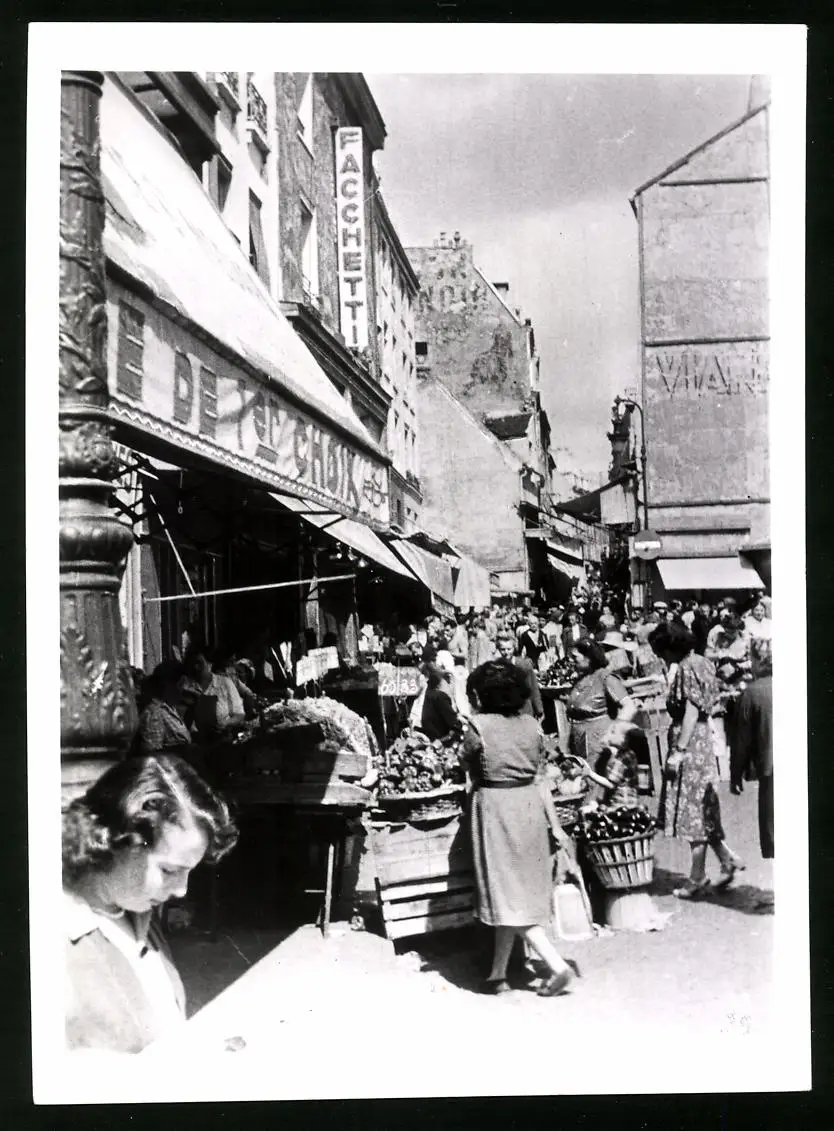 33 Fotografien unbekannter Fotograf, Ansicht Paris, Strassen-Café, Strassenkünstler Gewichtheber, Marktszene, Bahnhof Nord 6