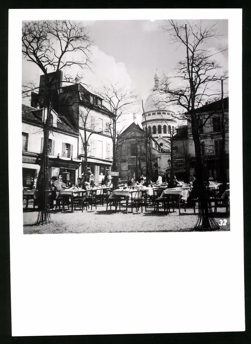 33 Fotografien unbekannter Fotograf, Ansicht Paris, Strassen-Café, Strassenkünstler Gewichtheber, Marktszene, Bahnhof Nord 9