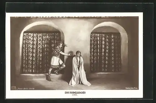 AK Filmszene Die Nibelungen, I. Teil, Kriemhild und Siegfried