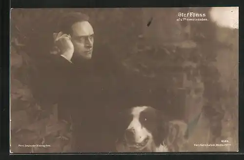 AK Schauspieler Ofal Fönss als Homunculus mit Bernhardiner in einer Filmszene