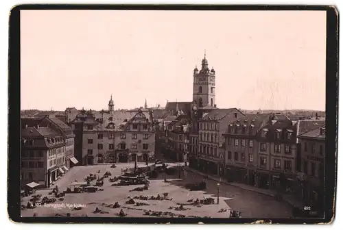 Fotografie unbekannter Fotograf, Ansicht Darmstadt, Blick auf den Marktplatz mit Markthändlern