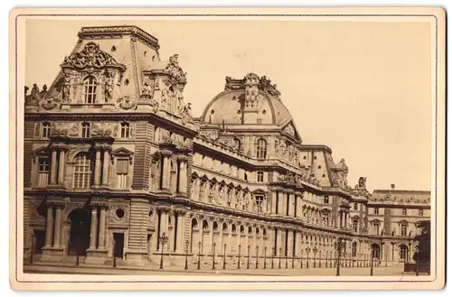 Fotografie unbekannter Fotograf, Ansicht Paris, Partie am Louvre