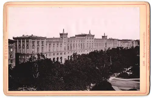 Fotografie Römmler & Jonas, Dresden, Ansicht München, Blick auf das Regierungsgebäude