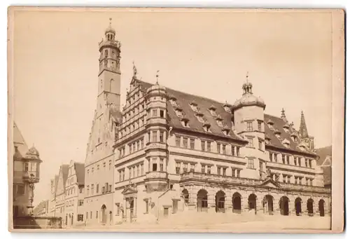 Fotografie unbekannter Fotograf, Ansicht Rothenburg ob der Tauber, Partie am Rathaus