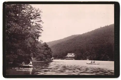 Fotografie unbekannter Fotograf, Ansicht Bad Lauterberg i. H., Ruderer auf dem Wiesenbeekerteich, 1898