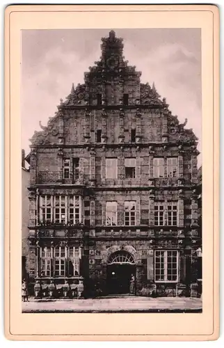 Fotografie unbekannter Fotograf, Ansicht Hameln, Blick auf das Rattenfängerhaus 1892