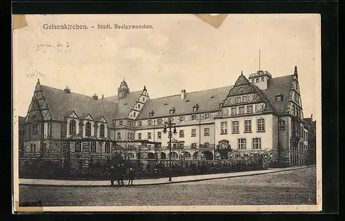 AK Gelsenkirchen, Kinder vor dem städt. Realgymnasium