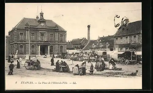 AK Étaples, La Place de l`Hôtel-de-Ville