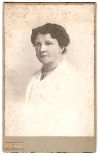 Fotografie A. Wertheim, Berlin, Leipzigerstr., Tante Emma Teudloff 1919