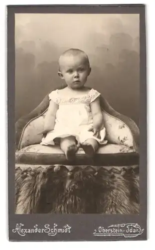 Fotografie Alexander Schmidt, Oberstein-Idar, Kleinkind mit fragendem Blick