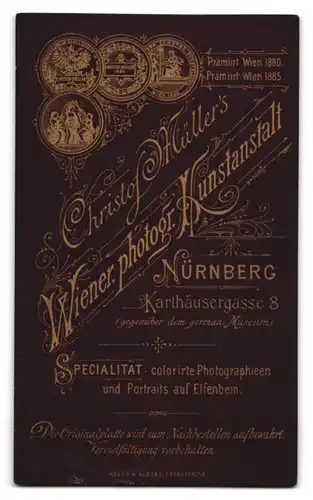 Fotografie Christof Müller, Nürnberg, Karthäusergasse 8, Junger Bursche mit grübelnden Blick