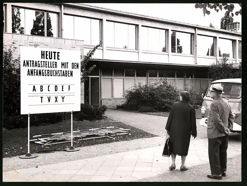 Fotografie Ludwig Binder, Berlin, Ansicht Berlin-Tempelhof, Bosestrasse, Passierscheinstelle für DDR-Passierscheine